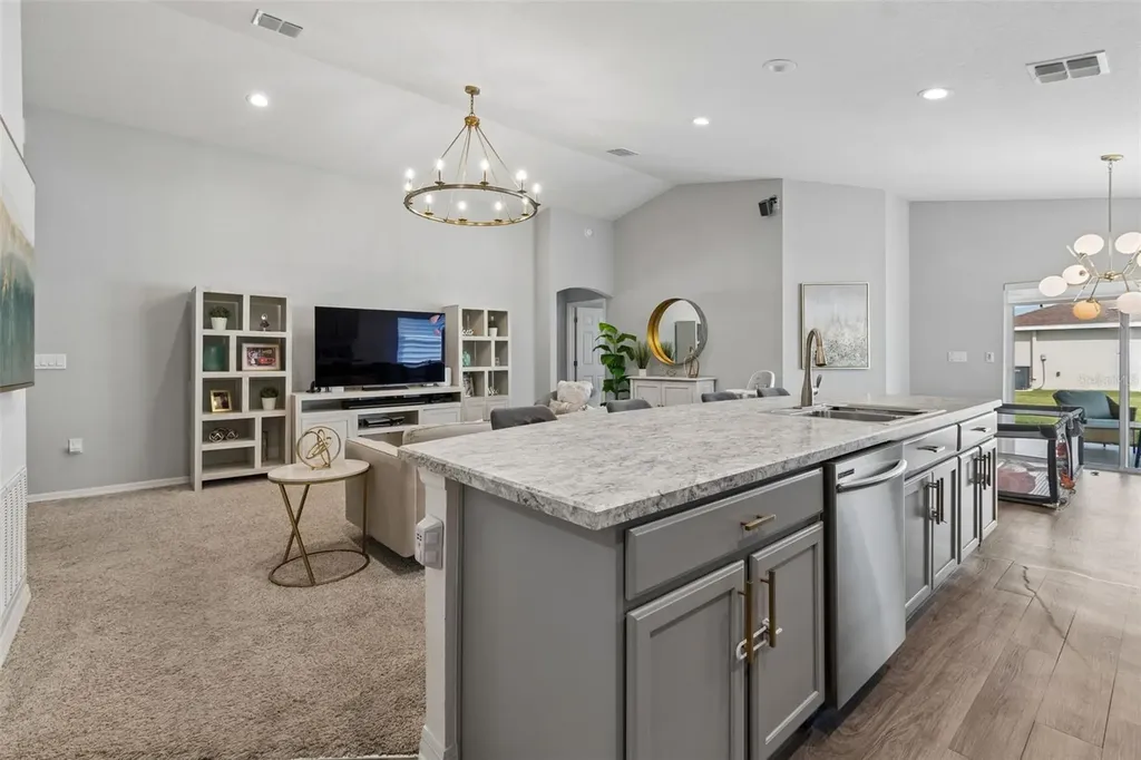 7011 Gideon Circle Zephyrhills FL 33541