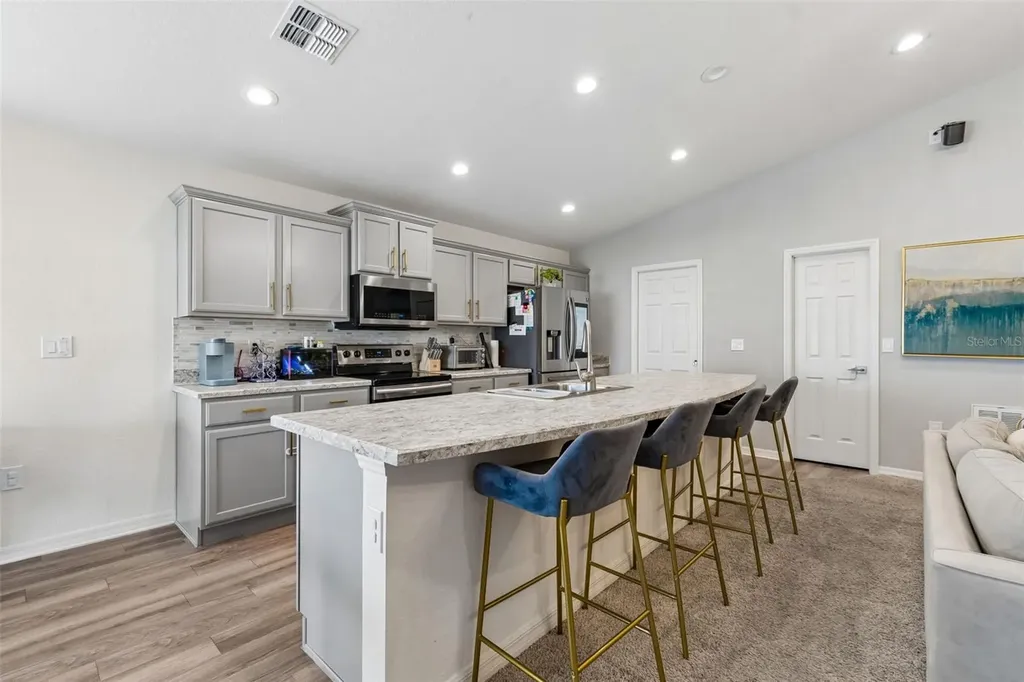 7011 Gideon Circle Zephyrhills FL 33541