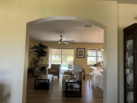 2127 Bristol Grande Way Orlando FL 32820