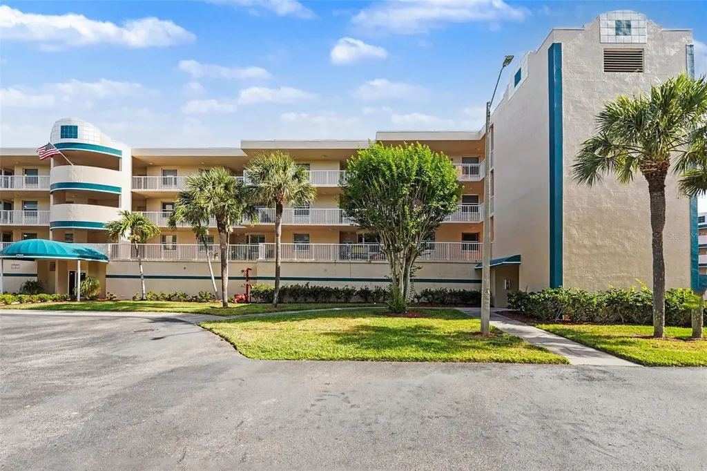 6205 Shoreline Drive St Petersburg FL 33708