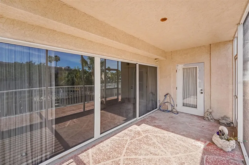 6205 Shoreline Drive St Petersburg FL 33708