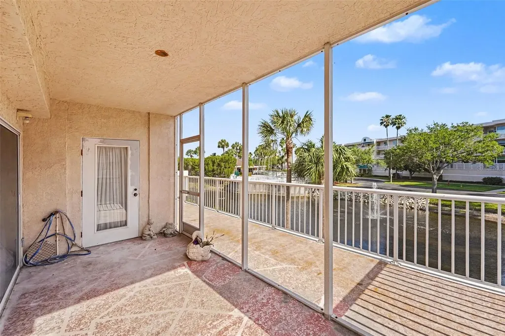 6205 Shoreline Drive St Petersburg FL 33708