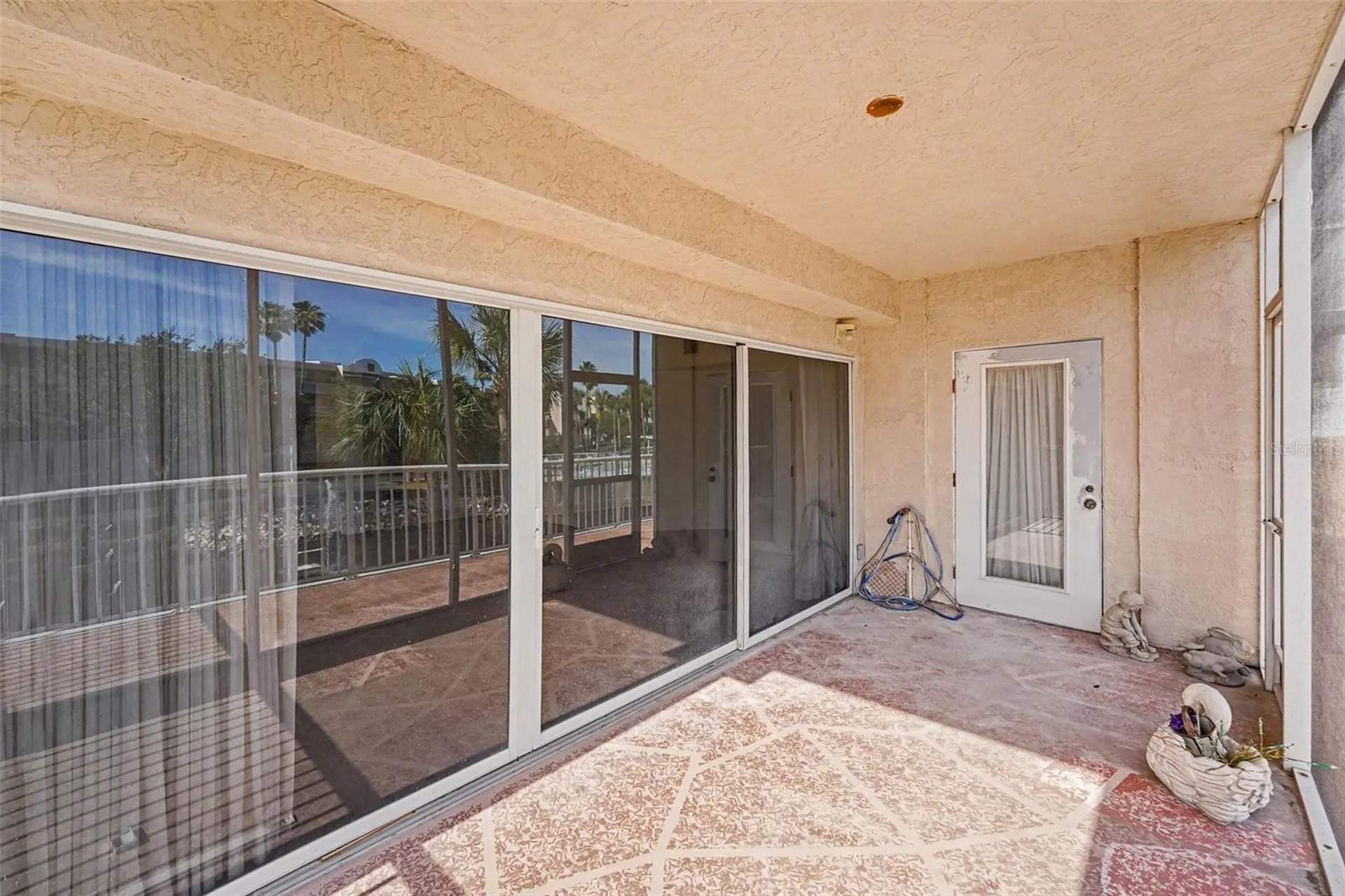 6205 Shoreline Drive St Petersburg FL 33708