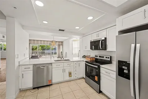6205 Shoreline Drive St Petersburg FL 33708