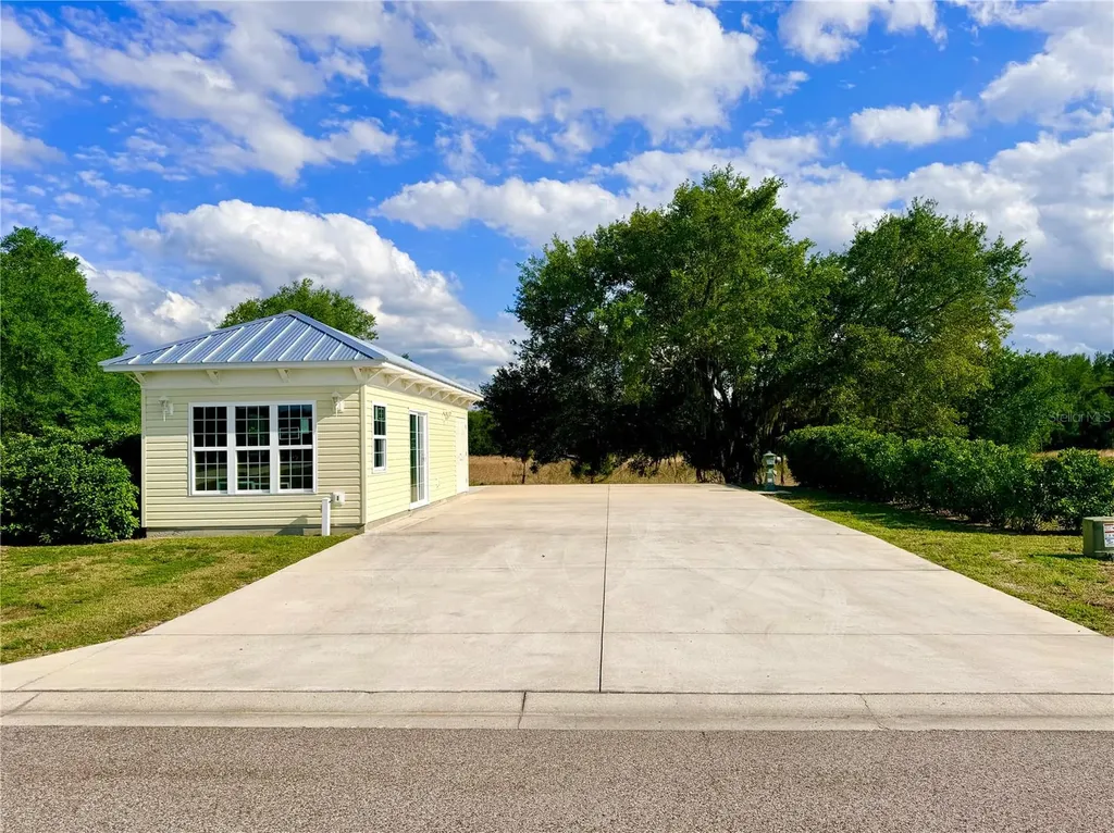 4885 SE 92nd Boulevard Webster FL 33597