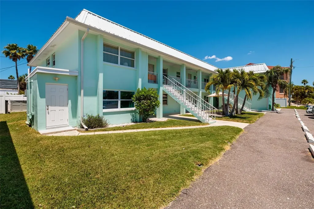10 164th Avenue Redington Beach FL 33708