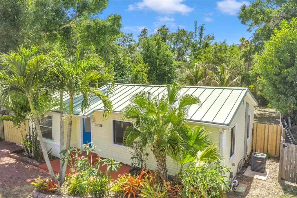 5032 19th Street N St Petersburg FL 33714