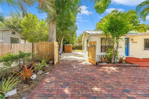 5032 19th Street N St Petersburg FL 33714