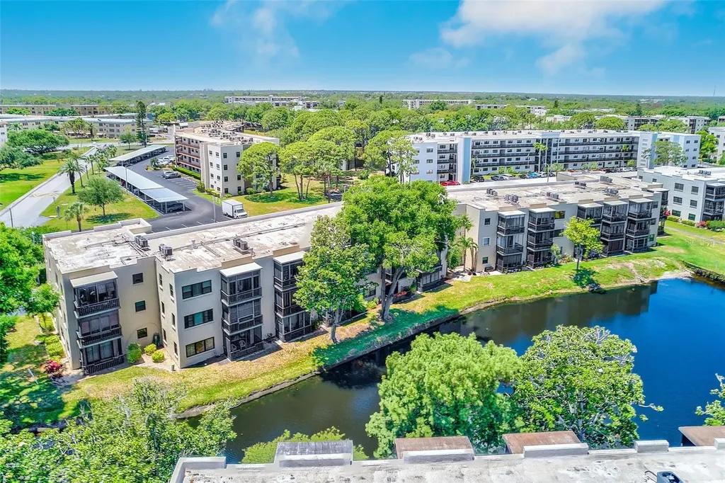 7951 58th Avenue N St Petersburg FL 33709