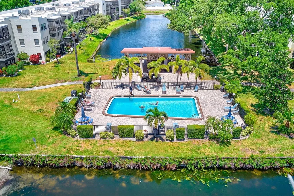 7951 58th Avenue N St Petersburg FL 33709