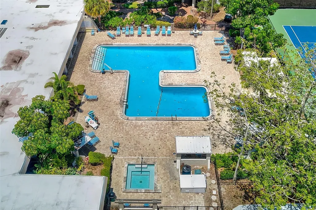 7951 58th Avenue N St Petersburg FL 33709
