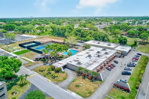 7951 58th Avenue N St Petersburg FL 33709