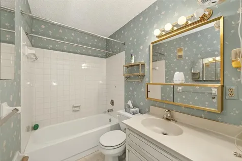 7951 58th Avenue N St Petersburg FL 33709