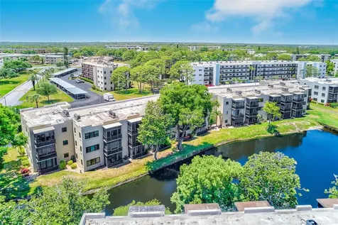 7951 58th Avenue N St Petersburg FL 33709