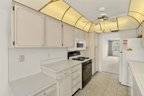 7951 58th Avenue N St Petersburg FL 33709