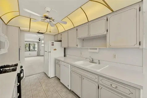 7951 58th Avenue N St Petersburg FL 33709