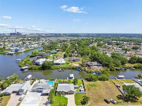403 Flamingo Drive Apollo Beach FL 33572