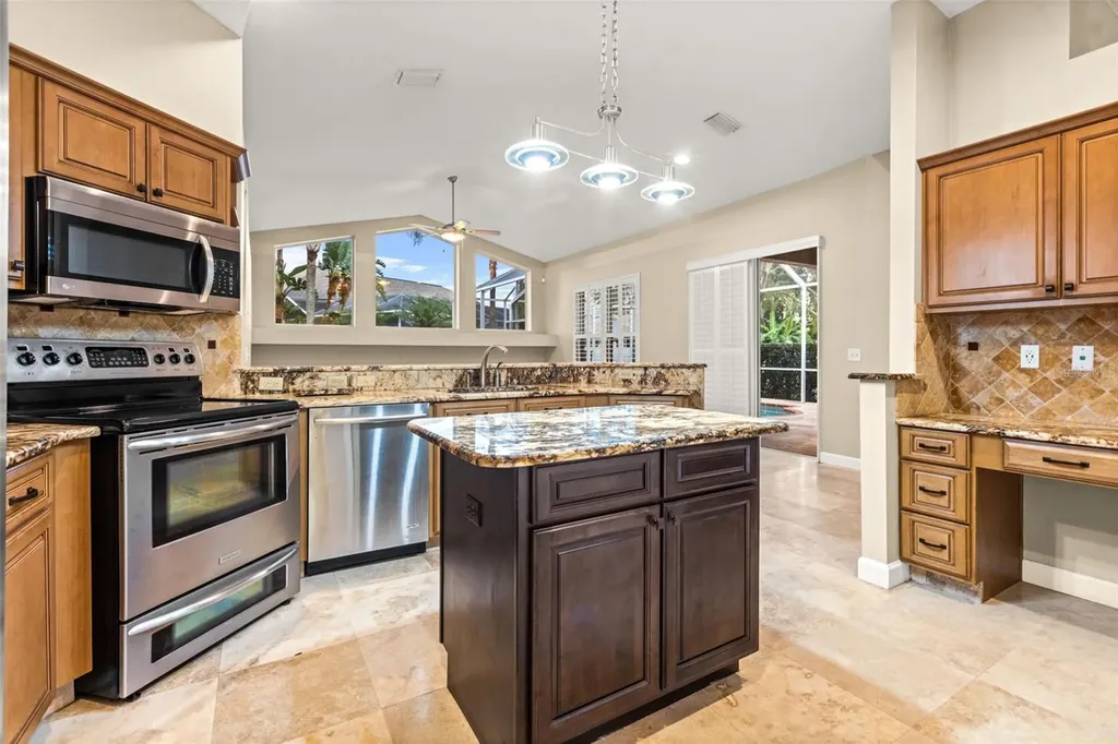 1525 Crooked Stick Drive Valrico FL 33596