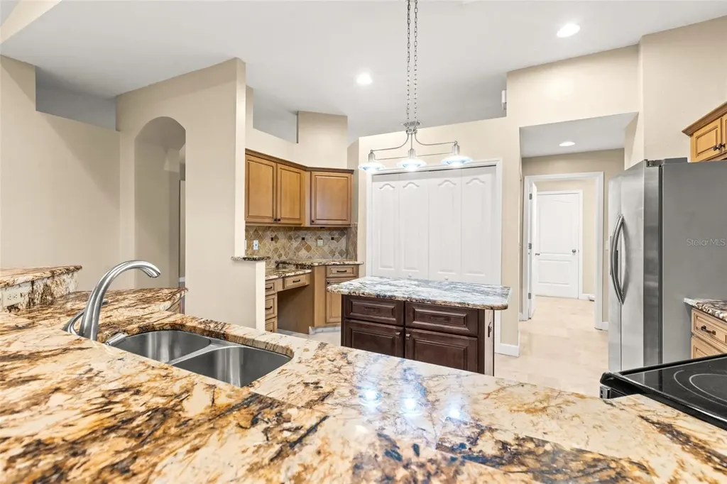 1525 Crooked Stick Drive Valrico FL 33596