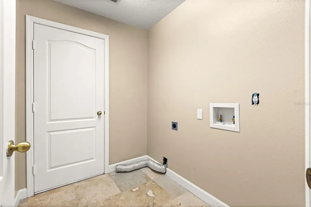 1525 Crooked Stick Drive Valrico FL 33596