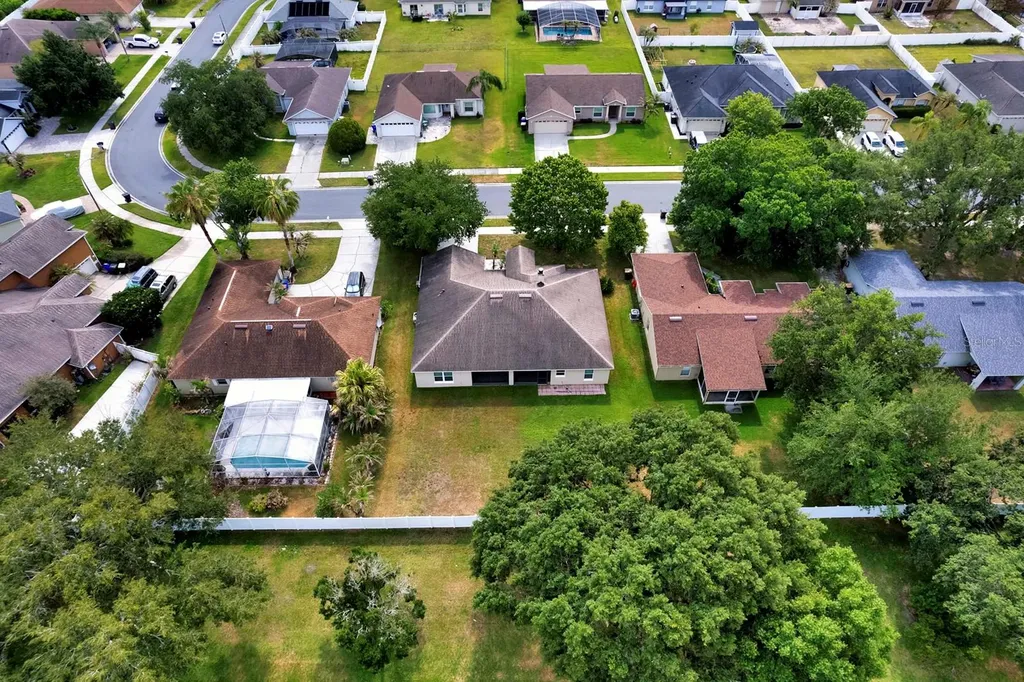 3241 Sawgrass Creek Circle St Cloud FL 34772