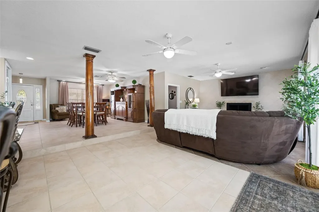 15314 Lake Magdalene Boulevard Tampa FL 33618