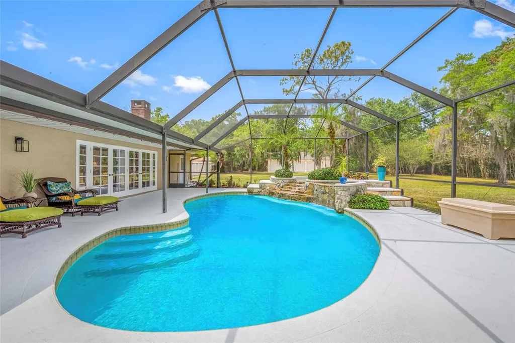 15314 Lake Magdalene Boulevard Tampa FL 33618
