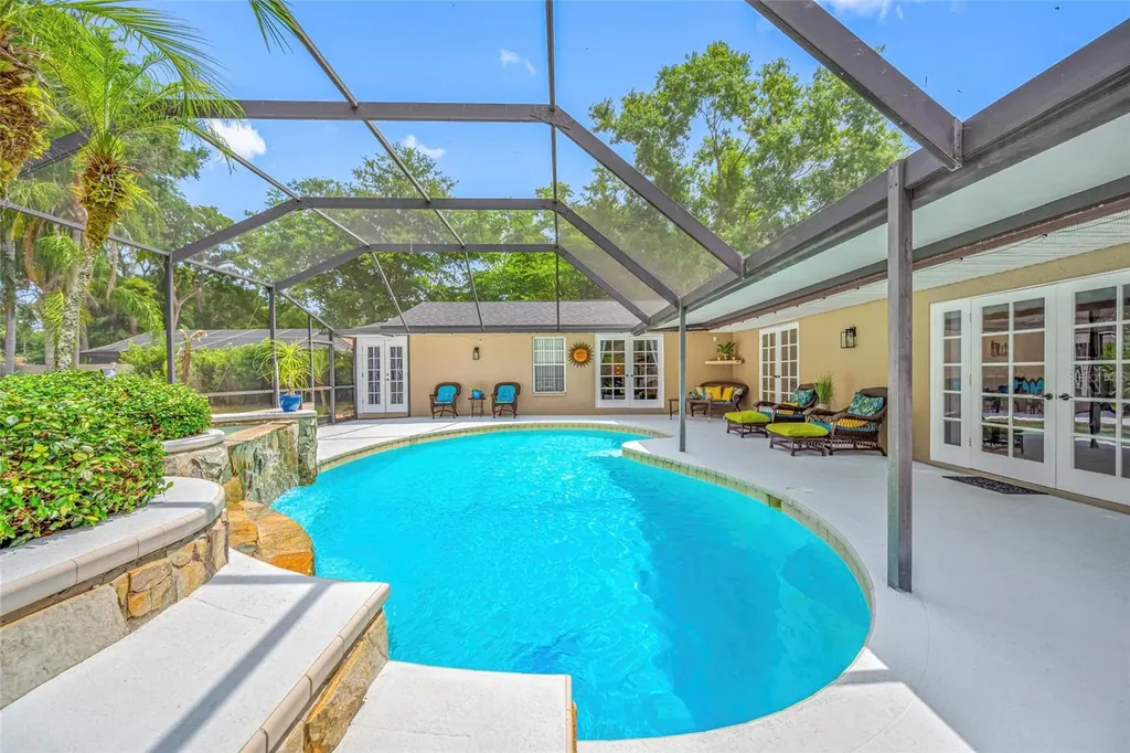 15314 Lake Magdalene Boulevard Tampa FL 33618