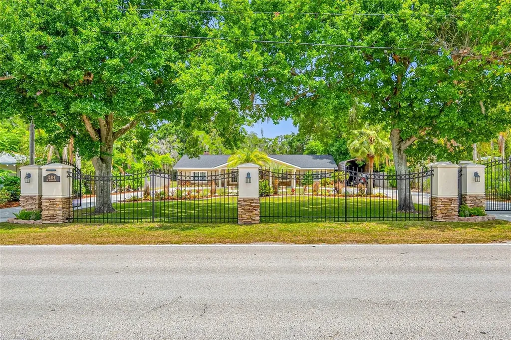 15314 Lake Magdalene Boulevard Tampa FL 33618