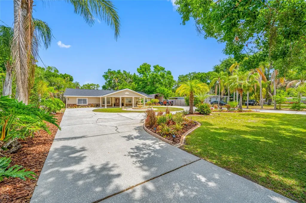 15314 Lake Magdalene Boulevard Tampa FL 33618