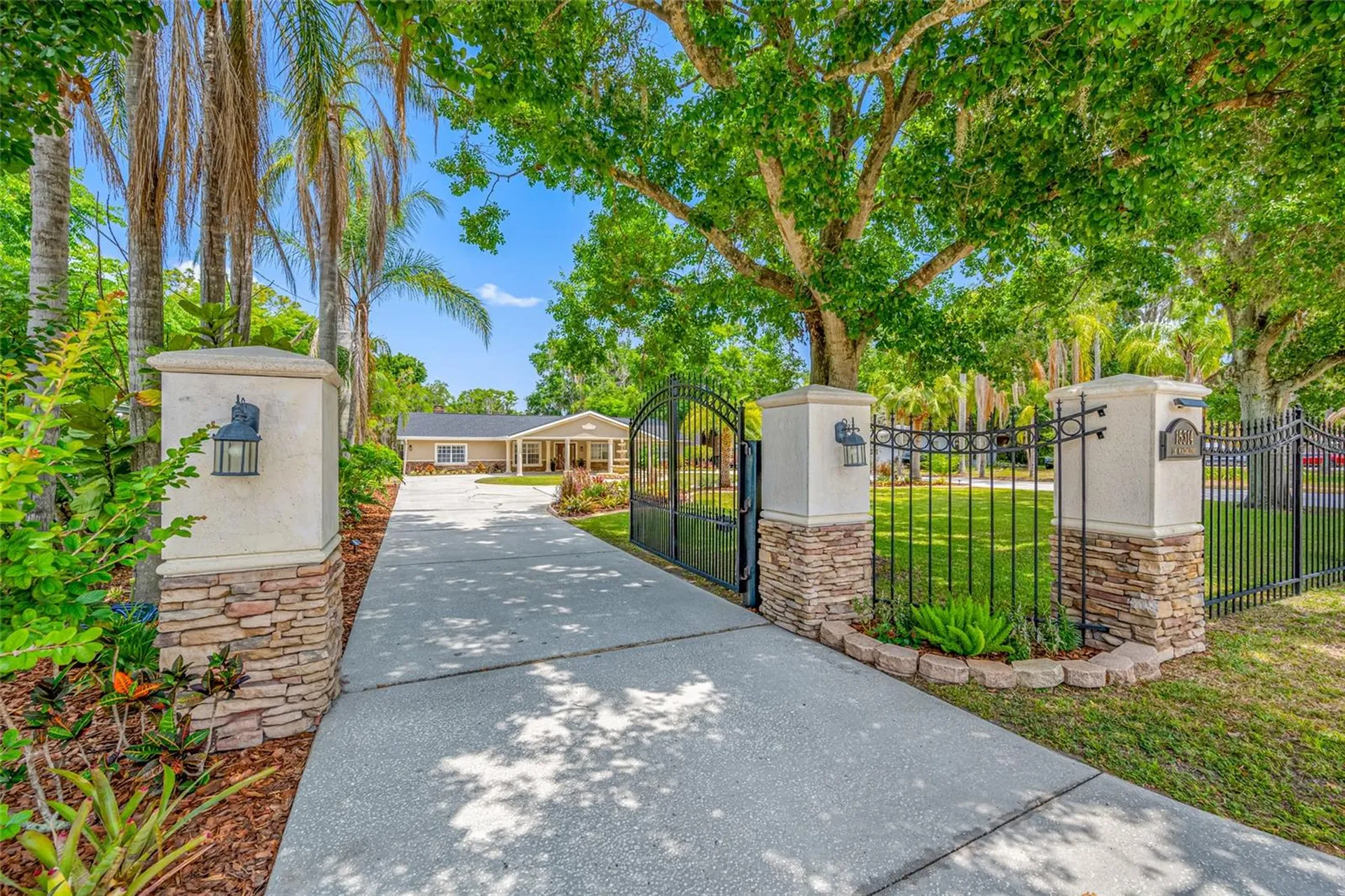 15314 Lake Magdalene Boulevard Tampa FL 33618