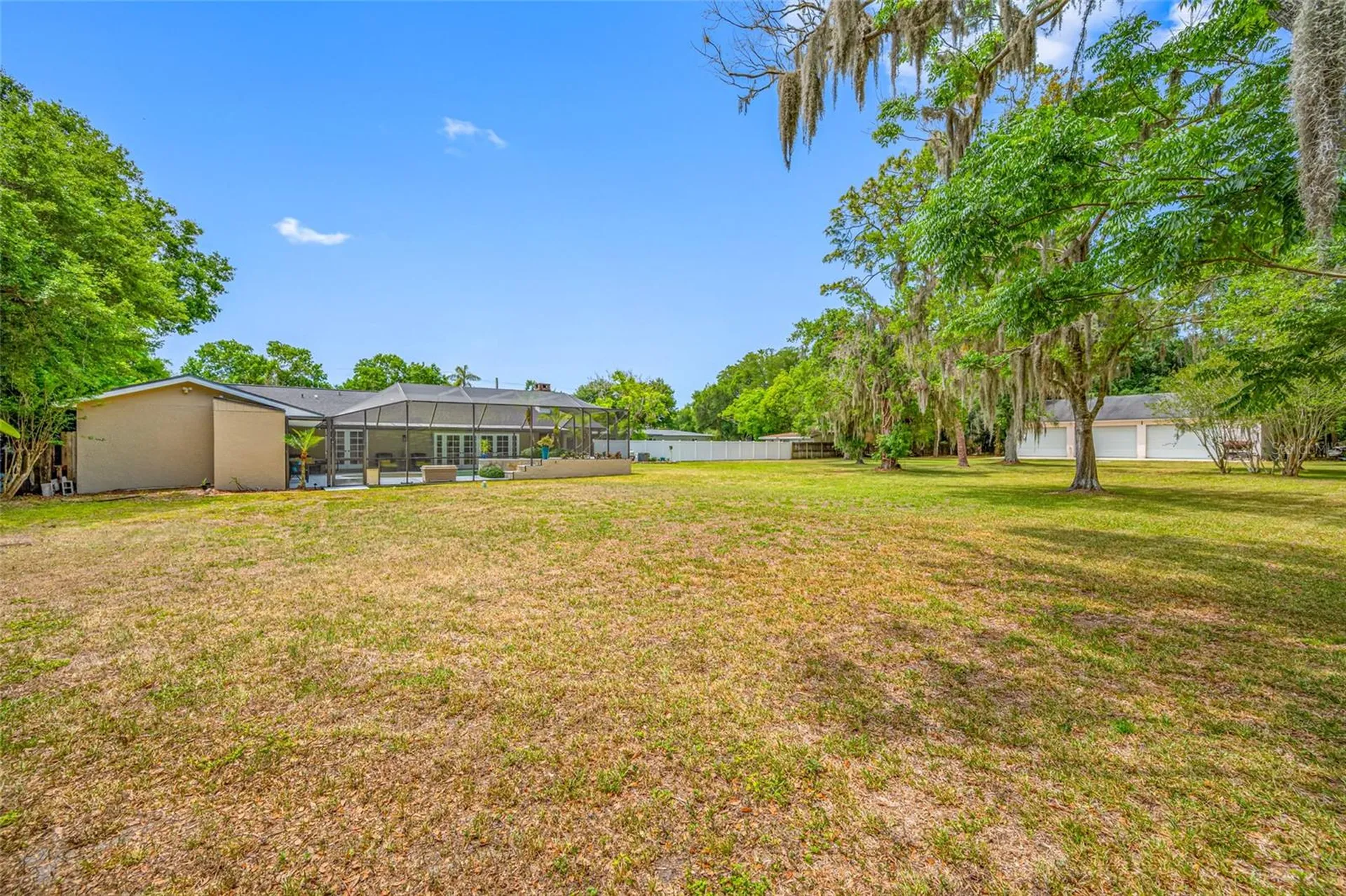 15314 Lake Magdalene Boulevard Tampa FL 33618