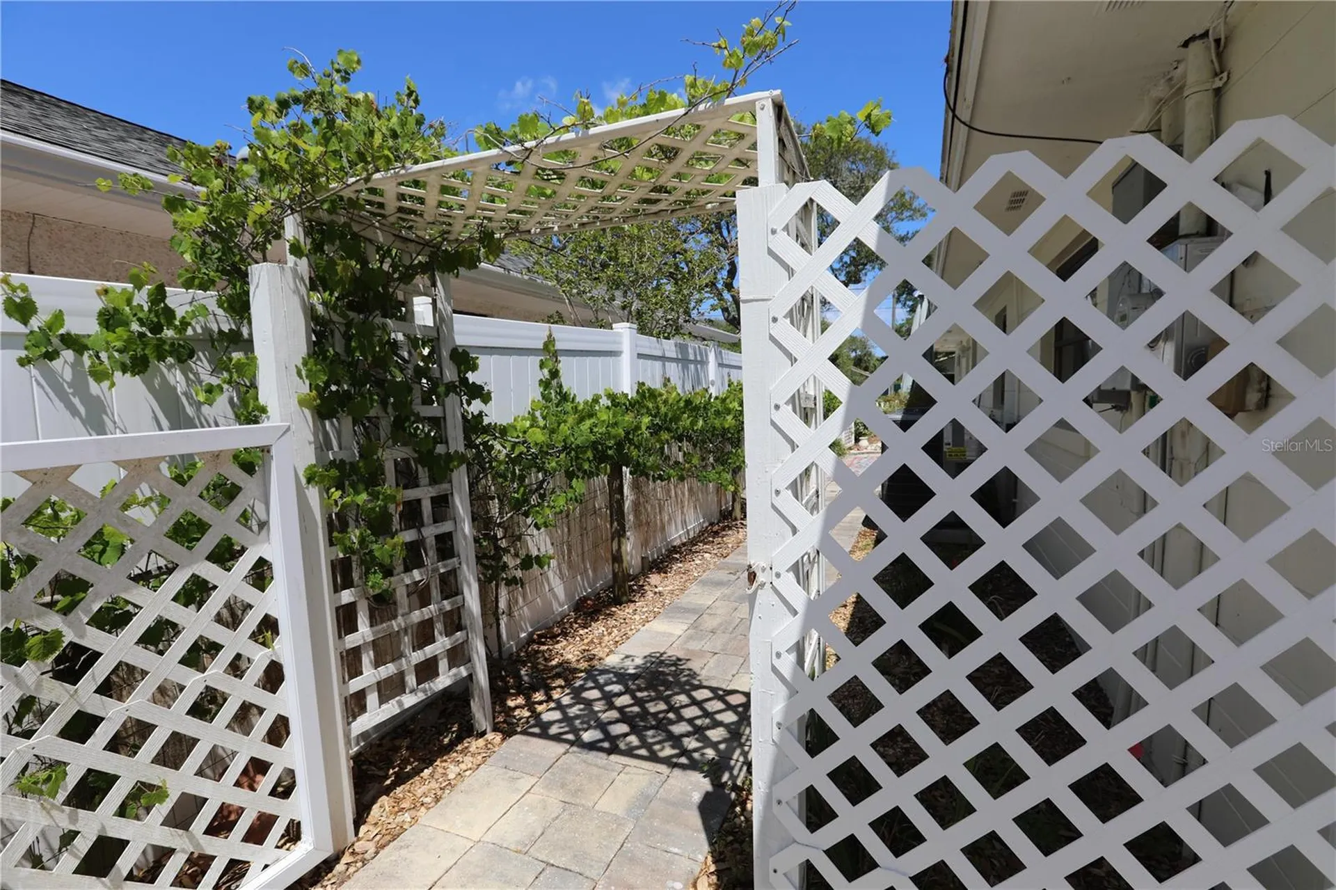 825 E 23rd Avenue New Smyrna Beach FL 32169