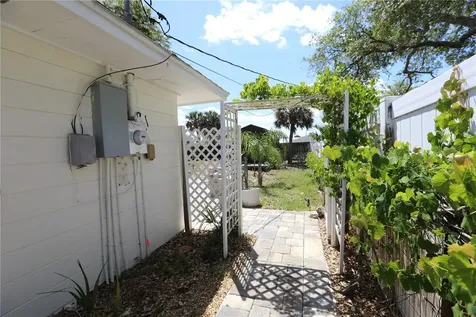 825 E 23rd Avenue New Smyrna Beach FL 32169