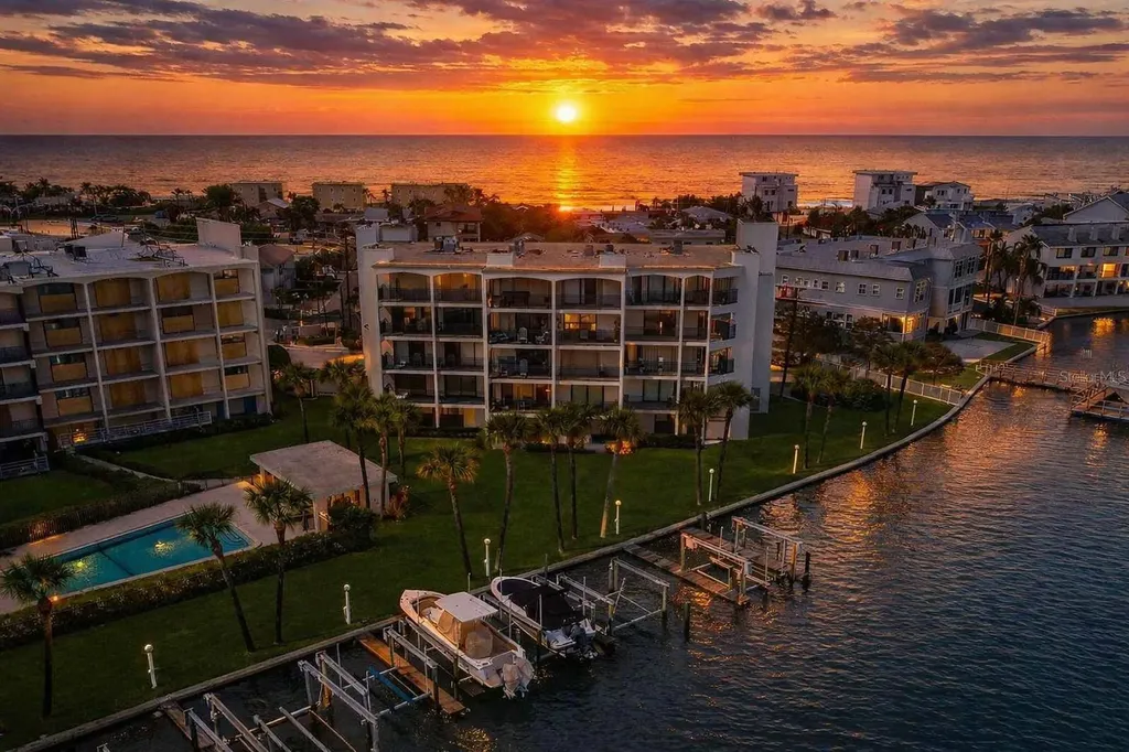 9825 Harrell Avenue Treasure Island FL 33706