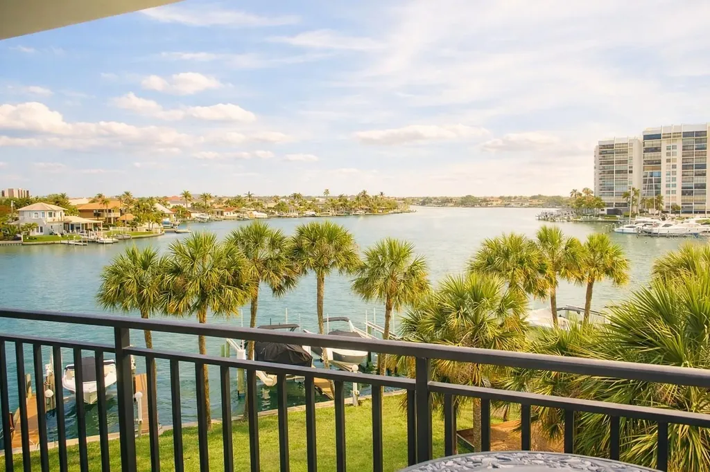 9825 Harrell Avenue Treasure Island FL 33706