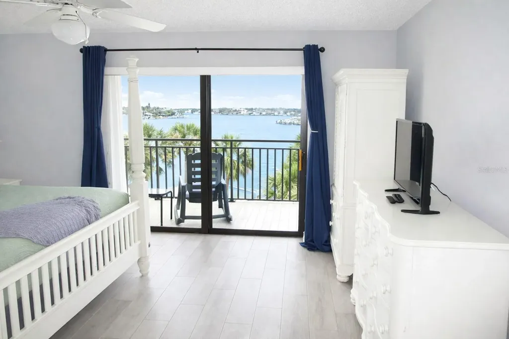 9825 Harrell Avenue Treasure Island FL 33706