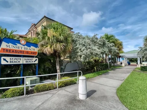 9825 Harrell Avenue Treasure Island FL 33706