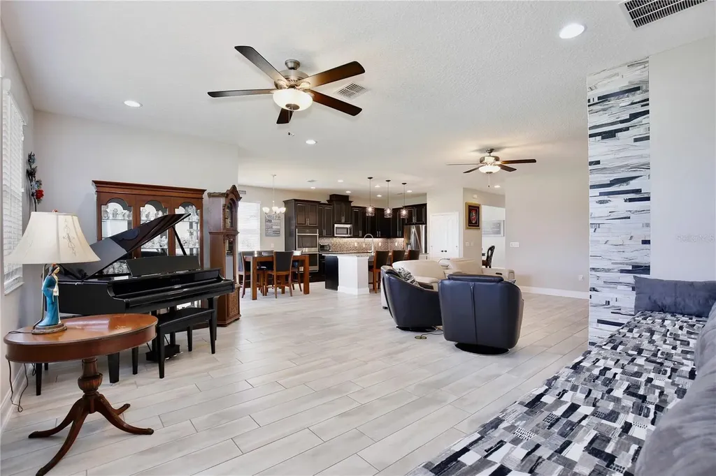 3266 Kayak Way Orlando FL 32820