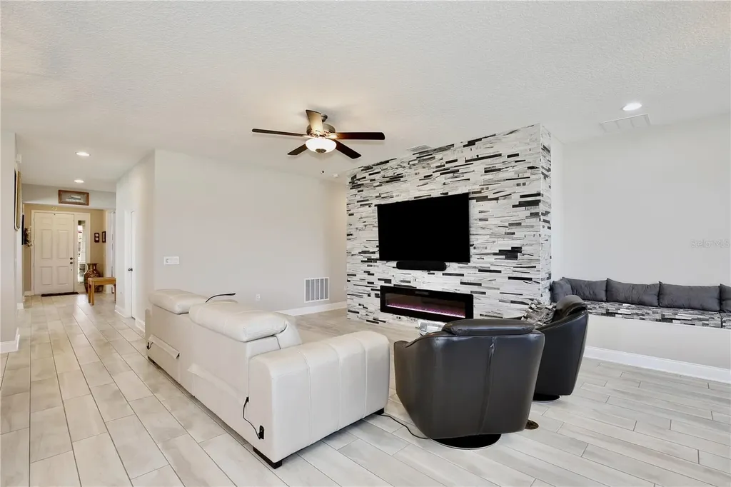 3266 Kayak Way Orlando FL 32820