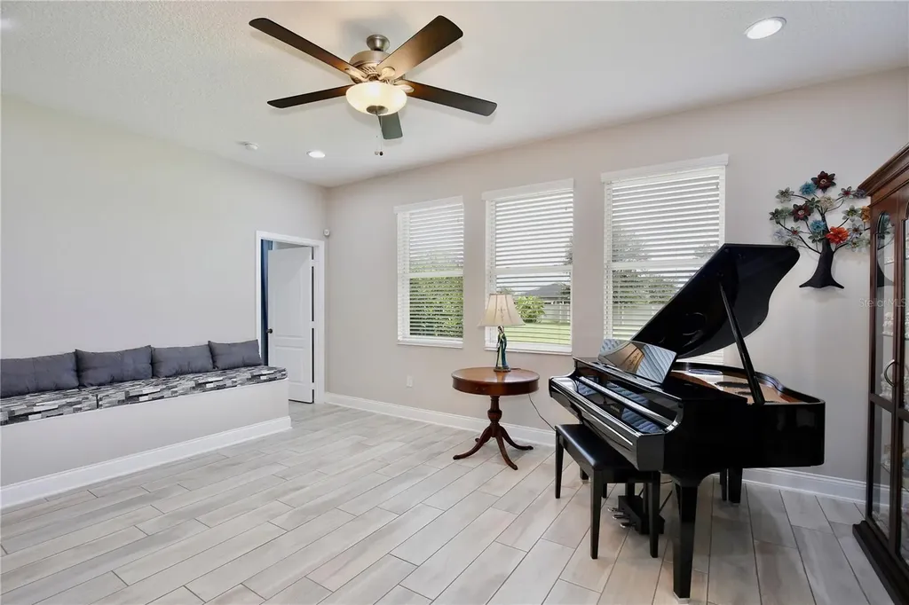 3266 Kayak Way Orlando FL 32820