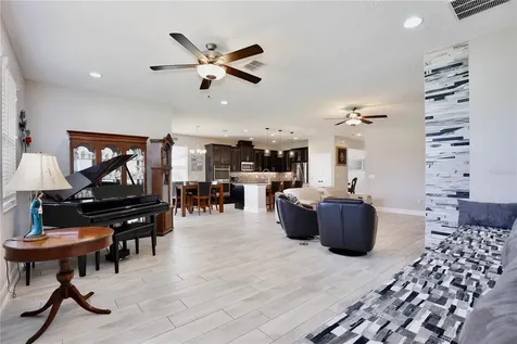 3266 Kayak Way Orlando FL 32820