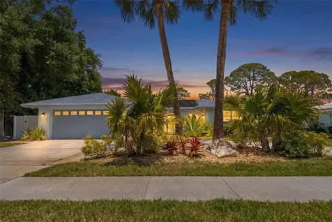 656 Mehlenbacher Road Belleair FL 33756