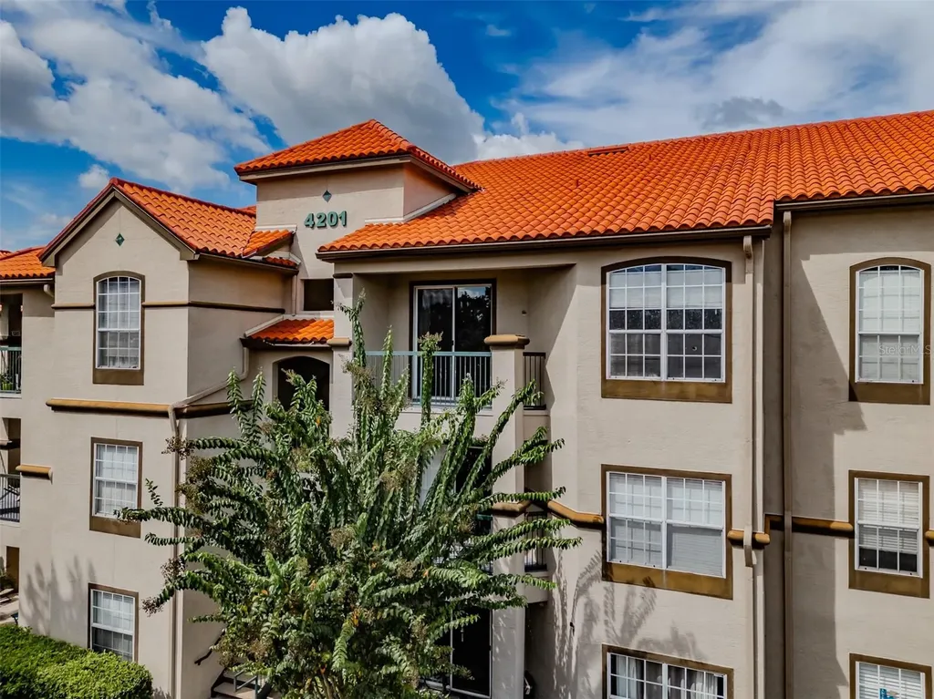 4201 Woodstorks Walk Way Lutz FL 33558