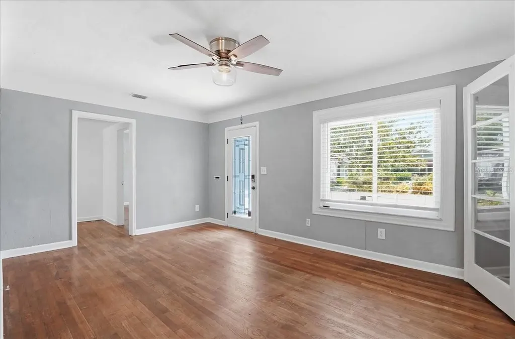 3145 8th Avenue N St Petersburg FL 33713