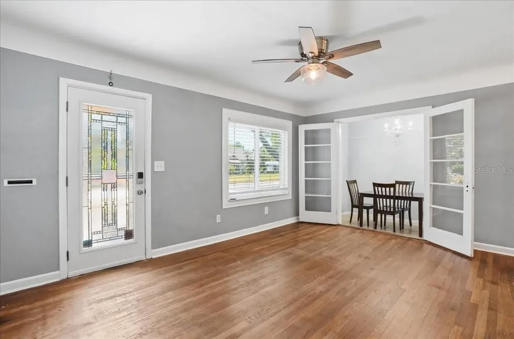 3145 8th Avenue N St Petersburg FL 33713