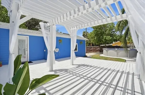 3145 8th Avenue N St Petersburg FL 33713
