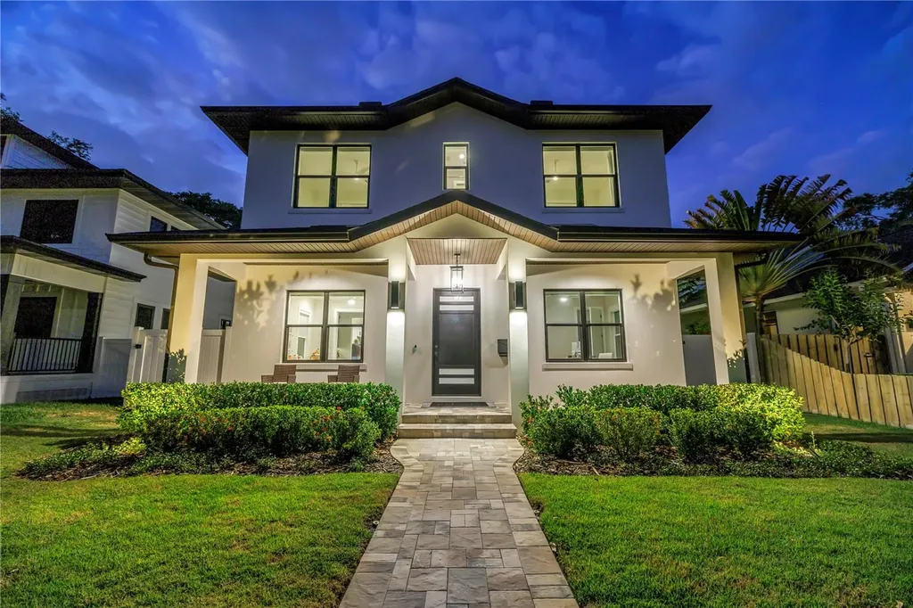 151 17th Avenue N St Petersburg FL 33704