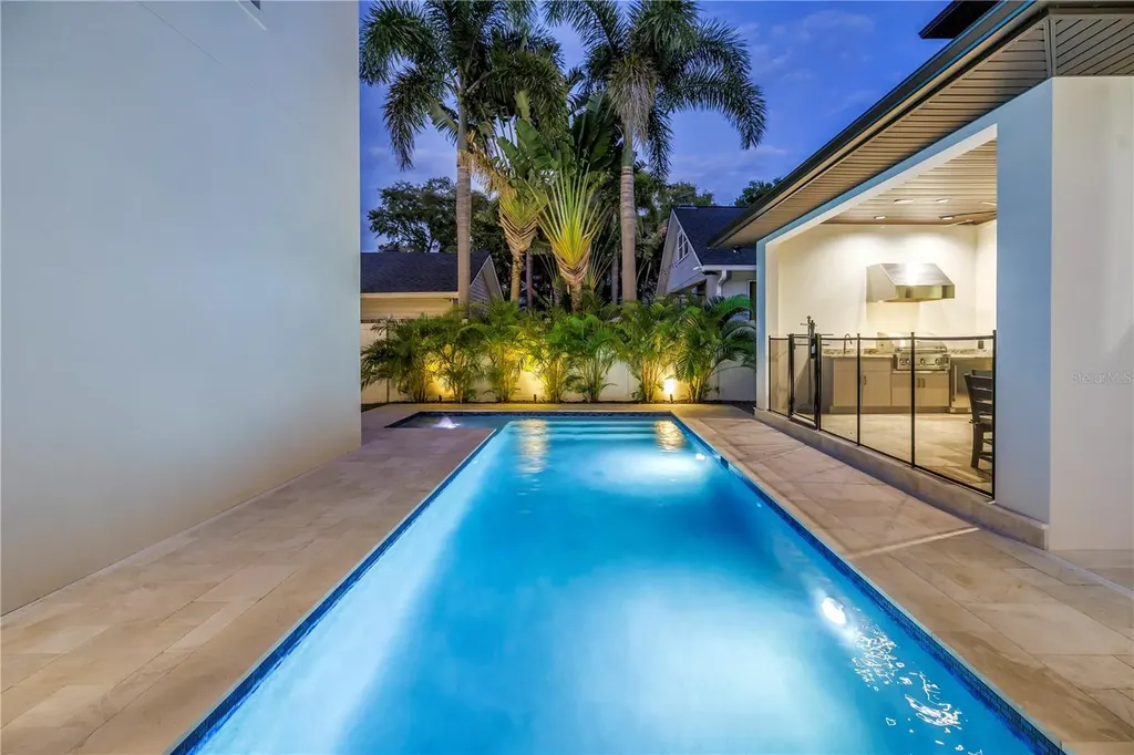 151 17th Avenue N St Petersburg FL 33704