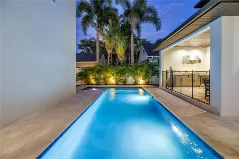 151 17th Avenue N St Petersburg FL 33704